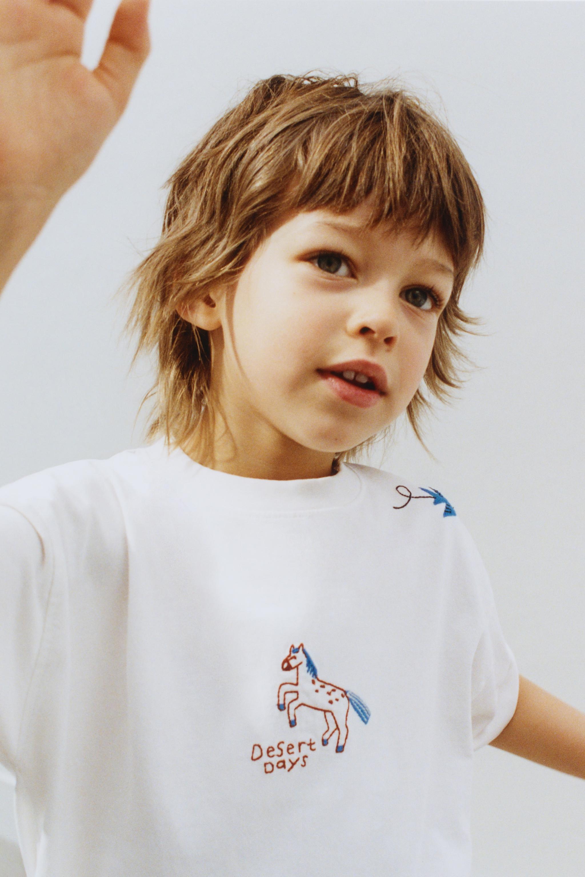 EMBROIDERED T-SHIRT